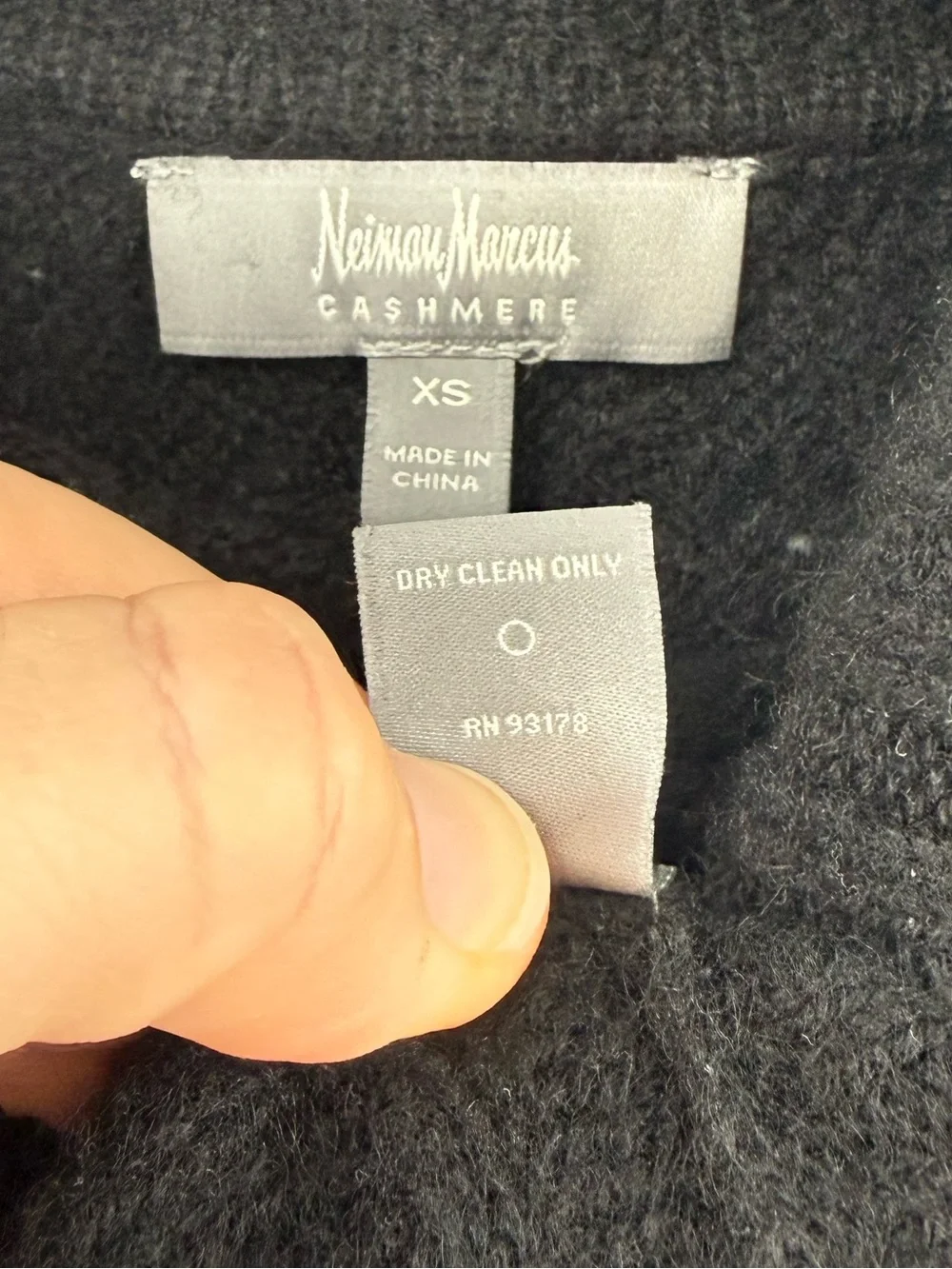 Neiman Marcus 100% Cashmere Cable Knit Poncho Sweater | Black | XS